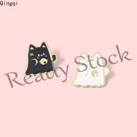 【hot sale】 ♚❍✐ B36 Black White Cat Enamel Pin Funny Cute Black Cat Brooch Badges Cartoon Jewelry Gifts for Kids Friends