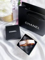 กำไล CHANEL โรสโกลด์สีขาว ตัวกำไลงานสแตนเลสไม่ลอกไม่ดำ [เฉพาะกำไล]