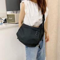 [Free ship] Messenger ins retro all-match street male and female students tooling