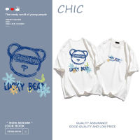 CHIC ผ้าฝ้ายแท้ เสื้อยืดแขนสั้นพิมพ์ตัวอักษรหมีน้อยเรียบง่าย สไตล์สบาย ๆ T0525