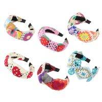 652F Sweet Girls Headbands Woman Wash Face Headbands dengan Crochet Floral Pattern