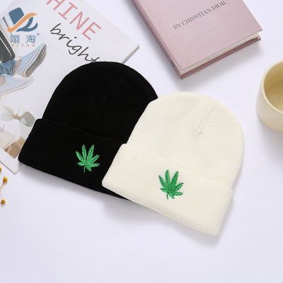 Fashion Weed Leaf Hip Hop Punk Knitting Beanies Mens Winter Hats Warm Turban Hat Cap Women Skullcaps Beanie Adul Accessories Headbands