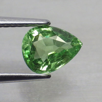 พลอย ซาโวไรท์ โกเมน เขียว ดิบ ธรรมชาติ แท้ ( Natural Tsavorite Garnet ) หนัก 1.22 กะรัต