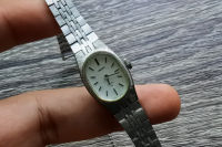 นาฬิกา Vintage มือสองญี่ปุ่น Seiko 17j ไขลาน ผู้หญิง สายสแตนเลสแท้ สภาพดี ใช้งานได้ปกติ ชุบทอง Vintage หน้าปัด 23mm