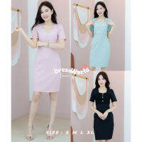 DW1054-DRESS WORLD -เดรสผ้าเรียบตัดด้วยผ้าระบายลายดอก