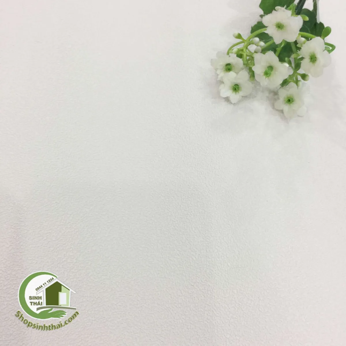 Giấy dán tường màu trắng nhám: Thay đổi không gian sống của bạn với giấy dán tường màu trắng nhám. Với thiết kế tinh tế và độc đáo, giấy dán tường này mang lại cảm giác yên bình và thanh lọc cho không gian sống của bạn. Hãy khám phá giấy dán tường này để tận hưởng cảm giác thoải mái và yên bình trong căn nhà của bạn.