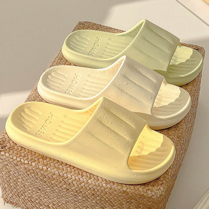 Women can wear highend sandals outside Lazada PH