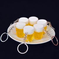 2x Unisex Fashion Resin Beer Cups 4x3cm Simulation food Handicraft Key chain Key Rings