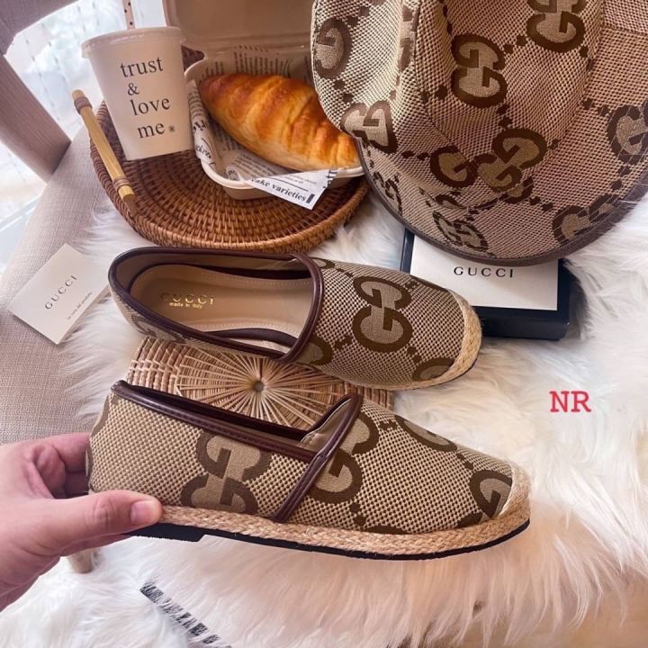 รองเท้าแตะg-u-พร้อมส่ง-size-36-40-eu-รองเท้าแตะผู้หญิง-รองเท้าแฟชั่น-รองเท้าแบบสวม-ใส่สบาย-น้ำหนักเบา-ถ่ายจากสิินค้าจริง-klo015