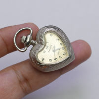 นาฬิกา Vintage มือสองญี่ปุ่น Pocket Watch นาฬิกาพก Kabana ระบบ QUARTZ รูปหัวใจ กรอบเงิน หน้าขาว หน้าปัด 30มม. ตัวเรือนสแตนเลสสลักลวดลายใช้งานได้ปกติ สภาพดี ของแท้ ไม่กันน้ำ