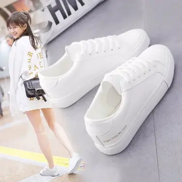 White walking best sale sneakers womens