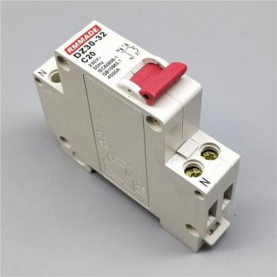 Dz30-32 Tpn Dpn 1pn Mini Circuit Breaker Mcb 10a 16a 20a 25a 32a Mini Circuit Breaker Cutout Miniature ในครัวเรือน Switch