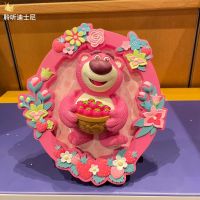 Lotso ของเล่นรูปตกแต่งหมีสำหรับกอดสตรอเบอร์รี่รูปการ์ตูนภาพสามมิติที่ตกแต่งเรซิ่นภาพสามมิติ