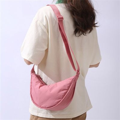 Tas bahu Hobo wanita nilon sederhana tas kurir empuk portabel warna polos desain baru tas tangan dompet kecil untuk wanita