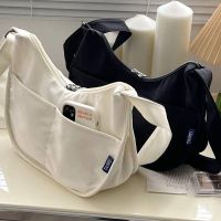 2022 new nylon zipper tote dumpling bag student literary one-shoulder messenger pocket