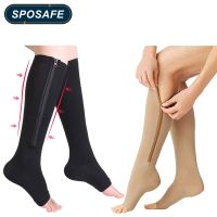 ปลอกขาหนังลูกวัวบีบอัด SPOSAFE สำหรับเส้นเลือดขอดที่น่องแขนเสื้อสำหรับผู้ชายผู้หญิงถุงน่องกระชับสัดส่วนเปิดนิ้วเท้าซิปยาวถึงเข่าการบีบอัดน่องขา-รองรับทางการแพทย์ป้องกันเส้นเลือดขอด