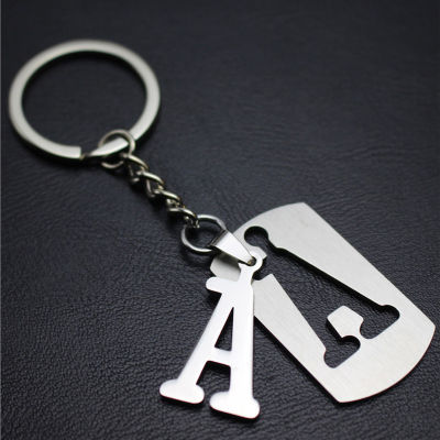 พวงกุญแจตัวอักษร A-Z สำหรับชื่อของขวัญตกแต่งพวกกุญแจโลหะที่แข็งแรงสำหรับวันเกิดวันแม่