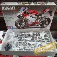 ❗️❗️ SALE ❗️❗️ พลาสติกโมเดลประกอบรถมอเตอร์ไซต์ Ducati 1199 Panigals Triclore 1/12 (TA14132) !! ของเล่นเพื่อการสะสม Collectibles ตั้งโชว์ ของขวัญ เอนกประสงค์ แข็งแรง ทนทาน บริการเก็บเงินปลายทาง ราคาถูก คุณภาพดี โปรดอ่านรายละเอียดก่อนสั่ง