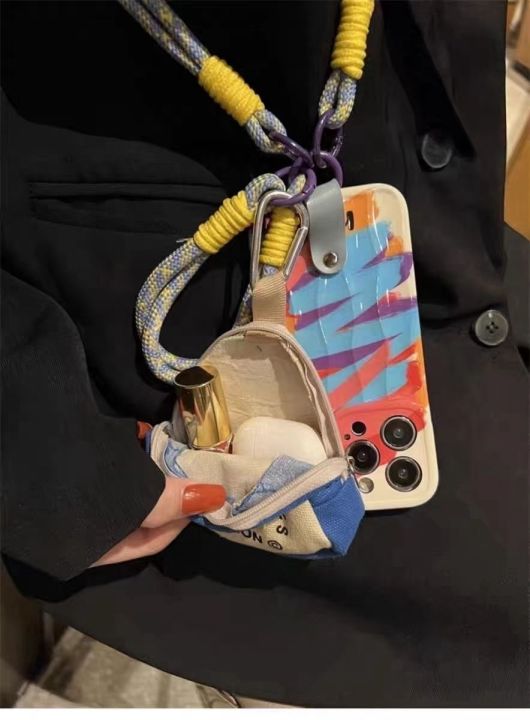 กระเป๋าใส่โทรศัพท์รูปสามเหลี่ยมสีเหลืองขนาดเล็กสำหรับ-iphone14promax-blue-สีม่วงแดงภาพวาดสีน้ำมันติดโทรศัพท์กรณีสำหรับ-iphone13-กระเป๋าสะพายเชือกถักสำหรับ-iphone12promax-สเตอริโอน้ำระลอกโทรศัพท์กรณีสำ