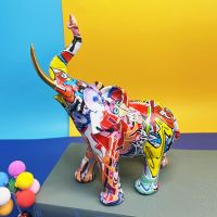 ภาพวาดกราฟฟิตีสีสันสดใสรูปปั้นช้างรูปปั้นช้างตกแต่งระเบียงเรซิ่นงานประดิษฐ์บ้านที่สร้างสรรค์
