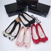 พร้อมส่ง Melissa รองเท้าแตะลําลอง เนื้อเจลลี่นิ่ม ประดับโบว์ แฟชั่นสําหรับผู้หญิง 2023 〖QYUE〗