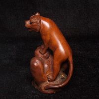 ญี่ปุ่น wood แกะสลักมือสัตว์ Tiger รูปรูปปั้น Netsuke Collection 6.3CM