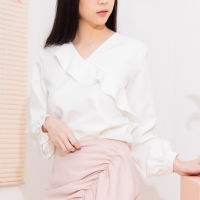 MYLAR - PUFFY BLOUSE สี white เสื้อแขนยาว ปลายแขนทรงบอลลูน คอวีระบายเฉียง