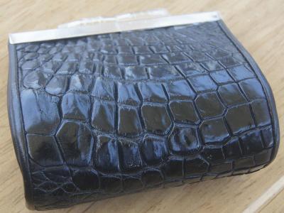 Crocodile Leather กระเป๋าหนังเป็นหนังจรเข้แท้100%ทนทานใช้คุ้มค่า หนังต่อเย็บขอบ สีดำ