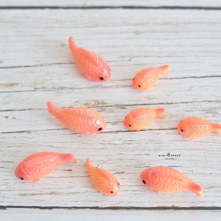 ปลาทองกับใบบัว-ตุ๊กตาเรซิ่นประดับสวน-จัดตู้ปลา-เลือกแบบ