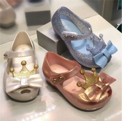 new spring and summer 2023 shoes jelly children sandals crown single xiang