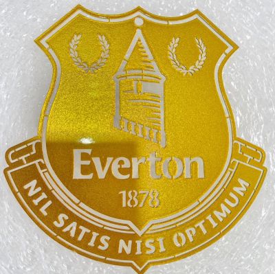 โลโก้เอฟเวอร์ตัน Everton ขนาดสเกล 18 * 18 ซมเหล็กหนา 2.5 มิลลิเมตรน้ำหนัก 0.4 กิโลกรัม แบบแขวนติดผนังพ่นสี 2K สีพ่นรถยนต์ภายนอกสวยงามคงทนไม่ลอกไม่ร่อนไม่เป็นสนิมติดตั้งง่ายติดตั้งได้ทุกที่ติดตั้งได้ทั้งนอกบ้านและในบ้านทนแดดทนฝน ทุกสภาวะอากาศ