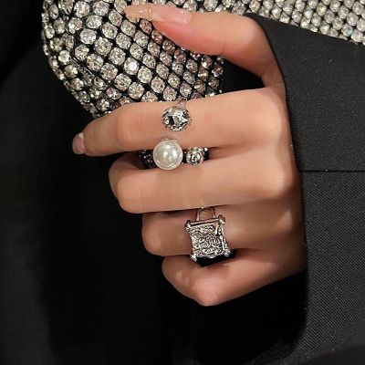 [COD] irregular lava high-end feeling ins cold niche design sense pearl French opening simple ring