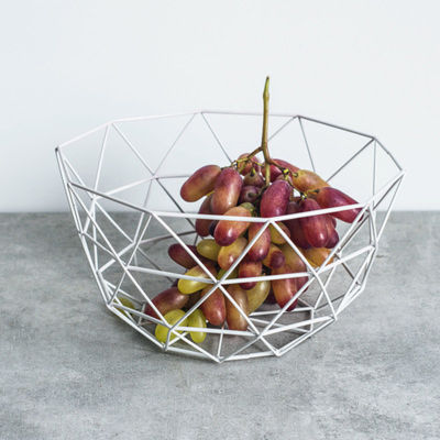 Creative fruit bowl Basket Metal Geometric Fruit Bowl Fruit Vegetable Wire Basket Metal Bowl Kitchen Storage Desktop Decoration