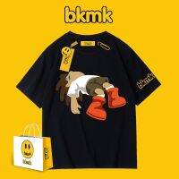 2023 NEWBKMK อเมริกัน R Hip Hop การ์ตูนผ้าฝ้ายแขนสั้นเสื้อยืดผู้ชายฤดูร้อนหลวมแฟชั่นแบรนด์ยุโรปและอเมริกา High Street คู่ครึ่งแขน