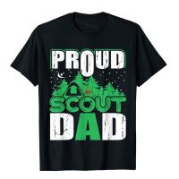 เสื้อยืดผ้าฝ้าย เสื้อยืดผ้าฝ้าย พิมพ์ลาย Proud Scout Dad Cub Camping Hiking Scouting Den Leader สําหรับผู้ชาย