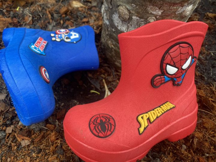 toyswonderland-รองเท้าเด็ก-รองเท้าบู้ทเด็ก-marvel-spiderman-กับ-captain-america-บูทกันน้ำ-ลิทสิทธิ์แท้-100