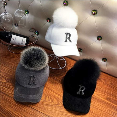 ฤดูหนาวนุ่ม P Ompom ปรับ F AUX ขนหมวกกลางแจ้งที่อบอุ่นแหลมอาทิตย์หมวกแฟชั่น R Hinestone จดหมาย R พิมพ์หมวกเบสบอลฤดูใบไม้ร่วง