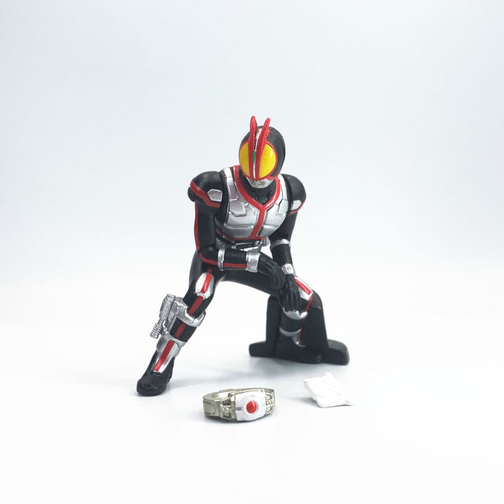 bandai-hg-kamen-rider-faiz-decade-belt-action-pose-masked-rider-gashapon-กาชาปอง