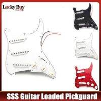 {:”》 Pickguard กีตาร์ไฟฟ้าปิ๊กการ์ดหลายสีและสีดำ SSS โหลดประกอบแผ่นข่วนแบบมีสาย