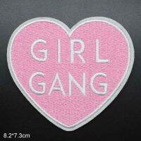 Pink Girl Gang Letters Words Embroidery Punk Patch เสื้อผ้าสำหรับเสื้อผ้าเหล็กบนแพทช์ Motif Applique-Piejt