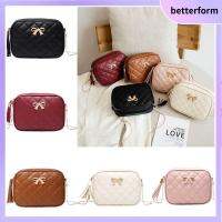 BETTERFORM หนังพียู ผู้หญิง Crossbody งานปัก โซ่ห่วงโซ่ กระเป๋าสะพายไหล่แบบสั้น ทันสมัยและทันสมัย สีทึบทึบ กระเป๋าใส่โทรศัพท์ สำหรับผู้หญิง