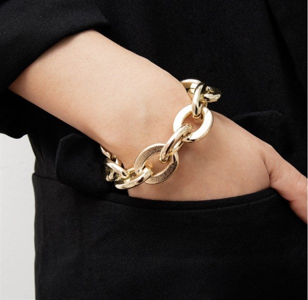 Retro Shackle Necklace