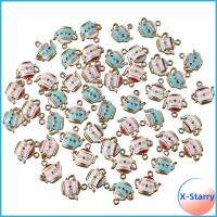 X-STARRY 50PCS โลหะผสมอัลลอยด์ ชาร์มกาน้ำชาเคลือบ กว้าง17มม. ยาว18มม. เครื่องรางโลหะผสมโป๊กเกอร์ ส่องแสงระยิบระยับ ชากาแฟกาต้มน้ำชา สาวๆ