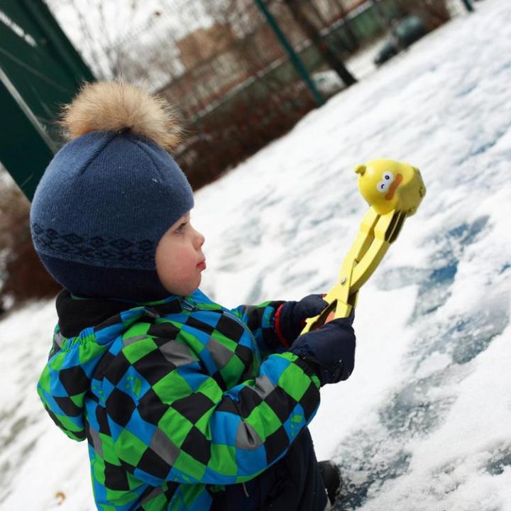 snowball-maker-toys-fun-snow-sand-mold-snowball-fight-games-activities-happy-childhood-interactive-snowball-fight-games-activities-for-sandcastles-mud-diy-bath-skilful