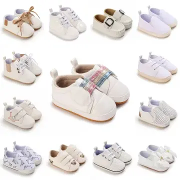 Newborn crib deals shoes boy