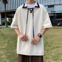 แขนสั้นแบบบางสำหรับฤดูร้อน polo เสื้อเชิ้ตผู้ชายลำลองแบรนด์แฟชั่นแมทช์ลุคง่ายจับคู่สีนักเรียนแฟชั่นสไตล์ฮ่องกงคอปกสไตล์ญี่ปุ่น T เสื้อ