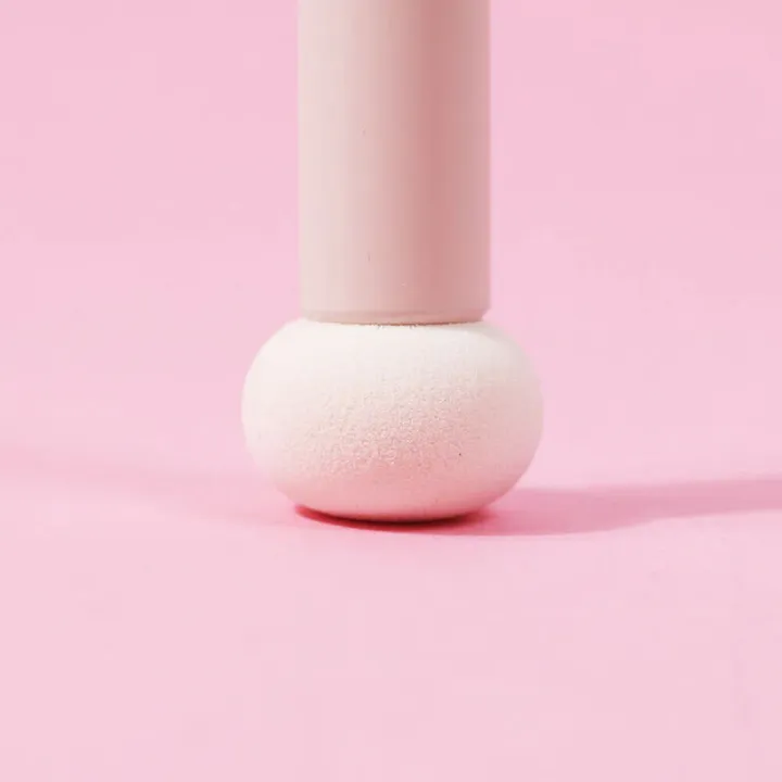oni-round-sponge-concealer-brush-sakura-pink-โอนิ-แปรงคอนซีลเลอร์หัวฟองน้ำ-สีชมพูซากุระ