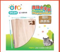 OIC - Forest Playground Fan Shaped Jump Board แท่นไม้กระโดด แบบเข้ามุม สำหรับชินชิล่า กระต่าย แกสบี้