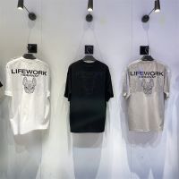 ﹊ 2032 Lifeworks ใหม่ เสื้อยืดลําลอง แขนสั้น ทรงหลวม ขนาดเล็ก แฟชั่นสไตล์เกาหลี สําหรับผู้ชาย และผู้หญิง