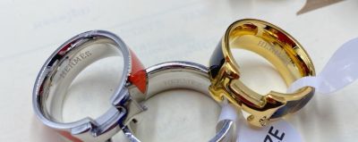 แหวนลงยา สินค้า เครื่องประดับ แหวน แหวนแฟชั่น หัวH แหวนสแตนเลส บริการเก็บเงินปลายทาง